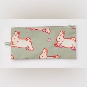 BAGGU Medium Flat Pouch in Spring 2026 Bunny Print